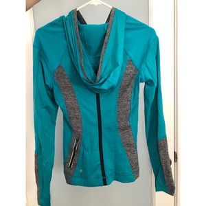 Lululemon pullover top